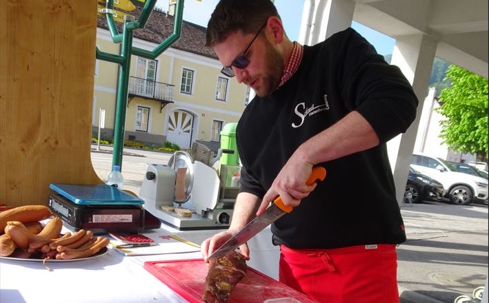 Genussmarkt Rabenstein - Fleischerei Schmit, © Schmit Werner Genussmarkt Rabenstein - Fleischerei Schmit, © Schmit Werner