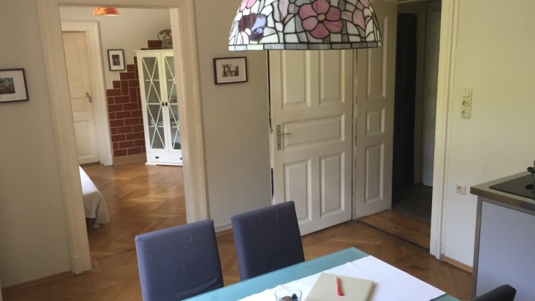 Liebevoll eingerichtete ehemalige Bahnwärterwohnung, © M. Schorn Liebevoll eingerichtete ehemalige Bahnwärterwohnung, © M. Schorn