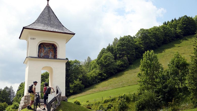 Pilgern an der Via Sacra, © weinfranz.at Pilgern an der Via Sacra, © weinfranz.at