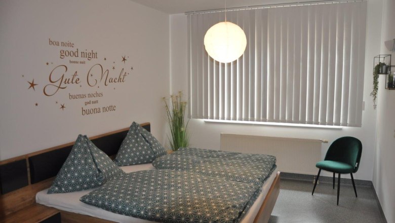 Schlafzimmer Apartment Auszeit, &copy; Krippl