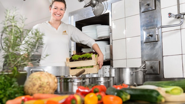 zum-goldenen-loewen-kuechenarbeit, &copy; N&Ouml;W, Rita Newman