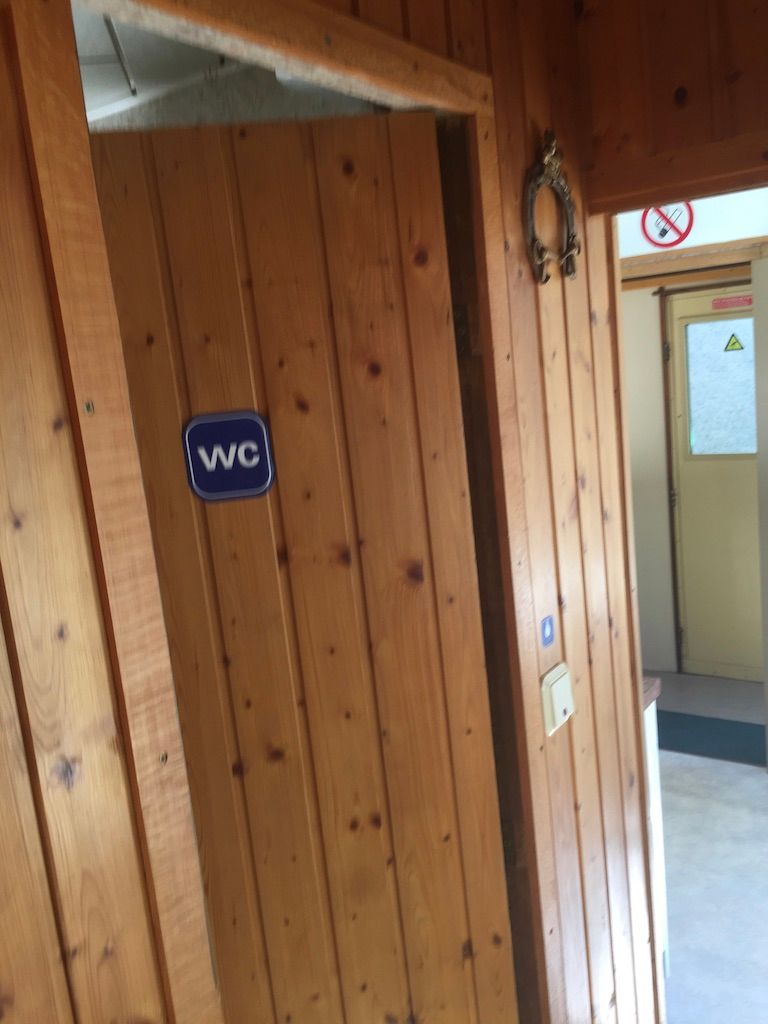 Blick Richtung WC im 100 Jahre alten Gepäckwagen
