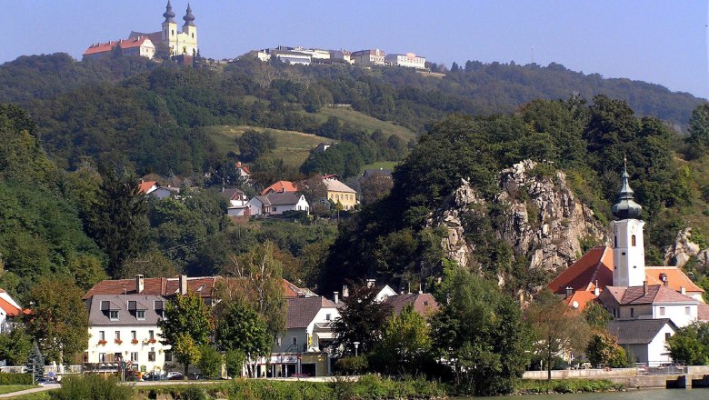 Hoch über Marbach drohnt die Basilika Maria Taferl, © Gemeinde Maria Taferl