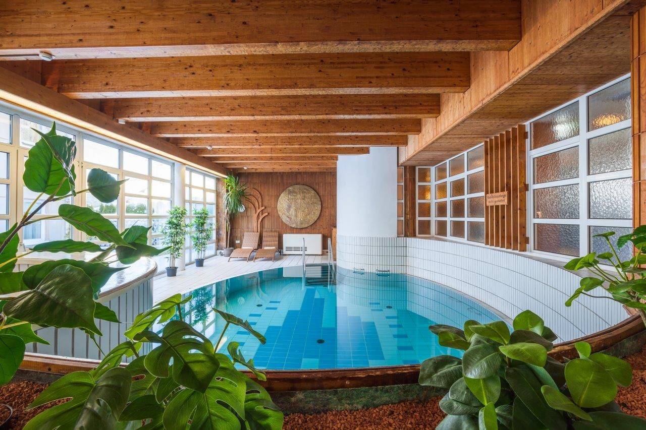 AWH SPA Hallenbad 1