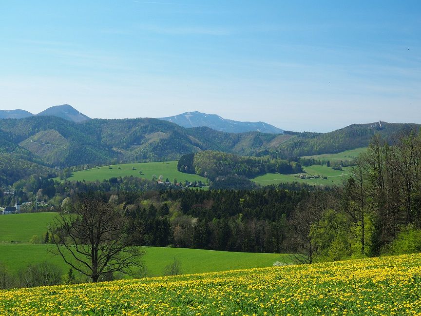 Sommerfoto, schöner Blick auf die Gemeinde Kaumberg