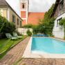 Swimmingpool im Garten, &copy; Guestia GmbH
