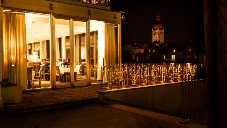 Winter Schloss bei Nacht, &copy; Schloss an der Eisenstrasse