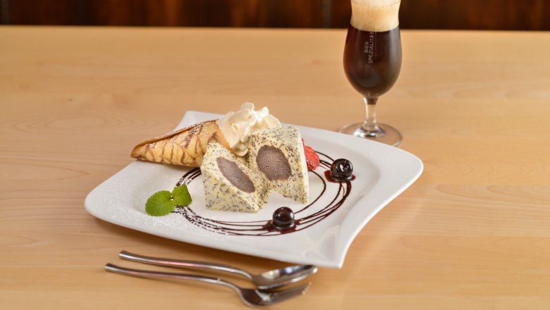 zum-goldenen-loewen-dessert, &copy; N&Ouml;W, Rita Newman