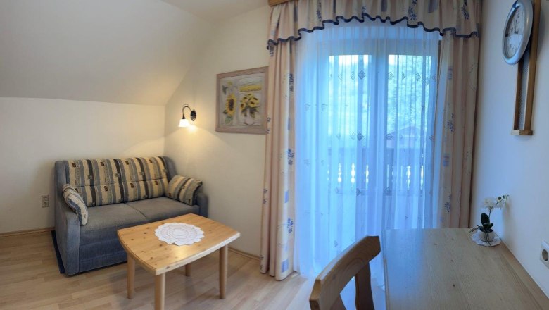 Doppelzimmer im G&auml;stehaus (3), &copy; Haus Karner