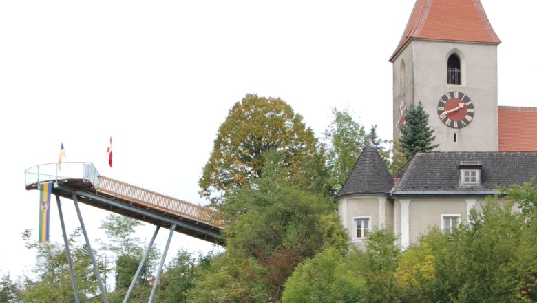 Aussichtsplattform und Kirchturm in Kirchberg an der Pielach.