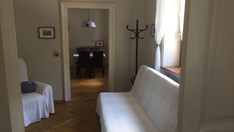 Stilvoll sanierte ehemalige Bahnw&auml;rterwohnung, &copy; M. Schorn