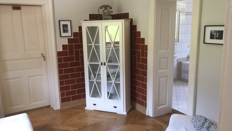 Liebevoll dekorierte ehemalige Bahnw&auml;rterwohnung, &copy; M. Schorn