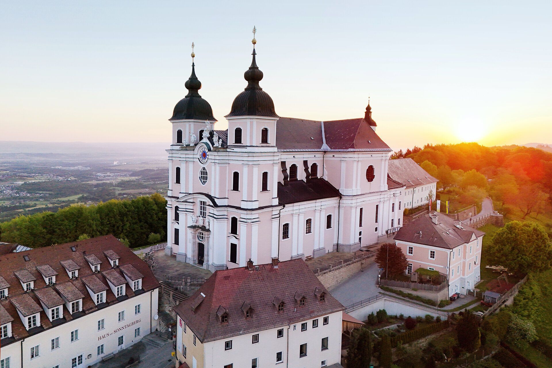 Luftaufnahme Basilika Sonntagberg.